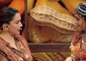 लाफ्टर शेफ्स में माधुरी दीक्षित की धमाकेदार एंट्री, मिसेज देशपांडे बनी सीरियल किलर, हंसी के पल बढ़ाए मज़ा