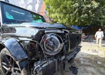तेज़ रफ्तार Mercedes कार ने ली एक युवक की जान , परिवार का इकलौता कमाऊ चला गया