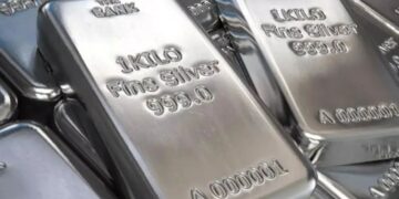 silver price record amid global tension