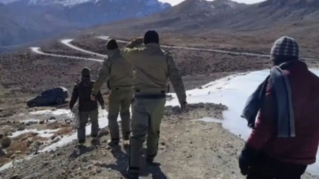 Ladakh missing friends rescue story