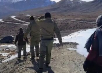 Ladakh missing friends rescue story