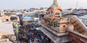 Banke Bihari temple crowd control