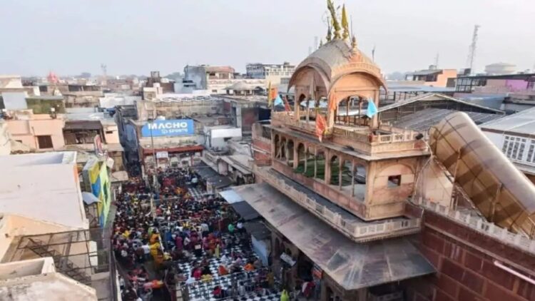 Banke Bihari temple crowd control