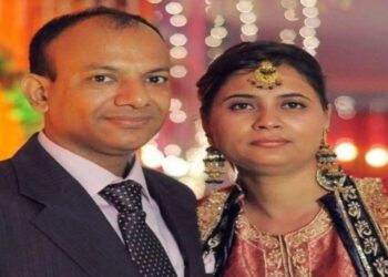 Fire Tragedy: आग से बचने की कोशिश में महिला की दर्दनाक मौत, पति-बेटी झुलसे, इलाके में मची अफरा-तफरी