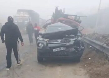 Dense fog road accident in Agra UP
