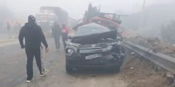 Dense fog road accident in Agra UP