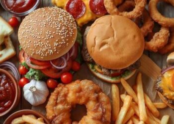 Cancer Risk: क्या ब्रेड से सच में कैंसर हो सकता है? रोज़मर्रा के प्रोसेस्ड फूड से बढ़ा जोखिम, रिसर्च में हुआ खुलासा