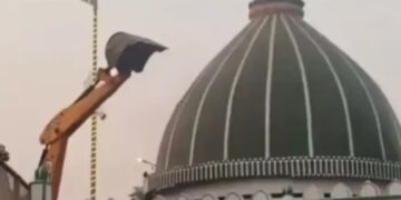 Deoria Mazar Bulldozer