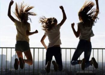 गाजियाबाद में तीन नाबालिग बहनों की मौत से हिला इलाका, जांच में जुटी पुलिस, क्या सुसाइड नोट और मोबाइल डेटा से खुलेंगे राज