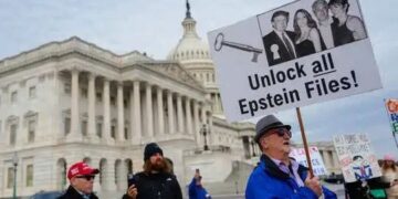 Scam Alert: इंटरनेट पर रहें सावधान , ट्रेंडिंग टॉपिक बना खतरा, जानिए कैसे रखें खुद को सुरक्षित