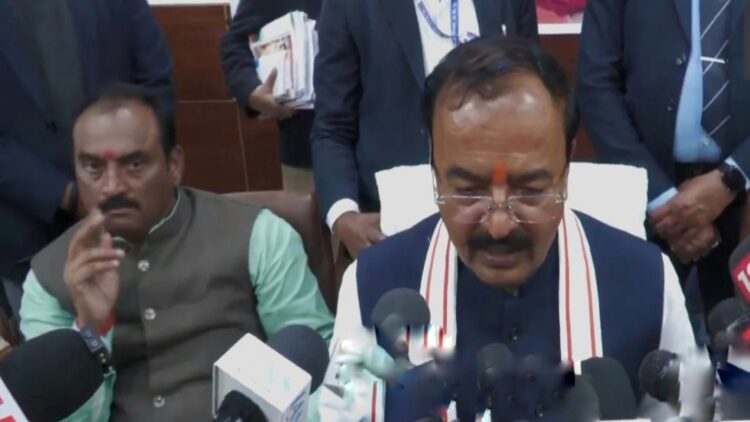 Maurya rebukes Yadav on US India deal