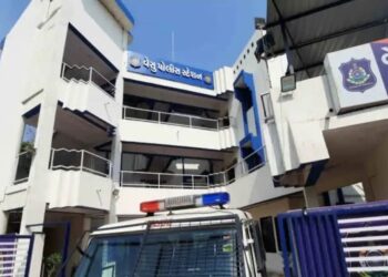 Surat Vesu family suicide case