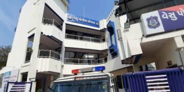 Surat Vesu family suicide case