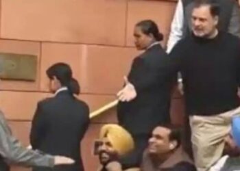 Rahul Gandhi Bittu Parliament Clash News