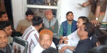 BJP Leader Arrested: किस मामले में एनबीडब्ल्यू पर पूर्व आयोग सदस्य गिरफ्तार, थाने में भाजपा जिलाध्यक्ष का धरना, पुराना मामला फिर चर्चा में