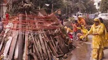 Holika Dahan Parikrama: होली की आस्था से जुड़ी परंपरा, जानिए कितनी बार करें परिक्रमा और क्या है सही तरीका?