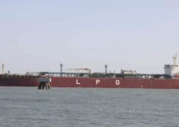 LPG Crisis Relief:  होर्मुज पार कर भारत पहुंचे ‘नंदा देवी’ और ‘जग लाडकी’ जहाज, बढ़ी ईंधन संकट कम होने की उम्मीद