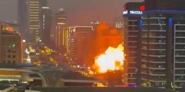 U S Iran War: सऊदी अरब में आवासीय परिसर पर मिसाइल हमला, एक भारतीय सहित विदेशी नागरिकों की मौत