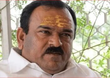 Nashik Fake Baba ‘भोंदू बाबा’ पर शिकंजा कसा, छापे में बाल, जानवरों के अवशेष मिले, क्या तंत्र-मंत्र के नाम पर खेलता था खतरनाक खेल