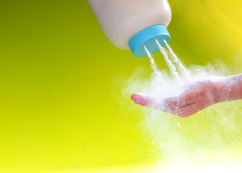 Body Odor: बिना केमिकल के पाएं ताजगी, घर में बनाएं ये आसान सा पाउडर