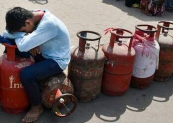 LPG Crisis : सिलेंडर बुकिंग और डिलीवरी में देरी से परेशान, अपनाएं कौन से स्मार्ट तरीके जिससे गैस तुरंत पाएं
