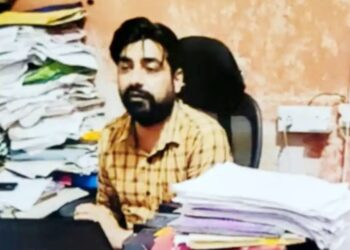 Pilibhit News: तीन बीवियां कई मकान करोड़पति चपरासी ने कैसे किया करोड़ों का गबन, जांच में हर दिन हो रहे नए खुलासे