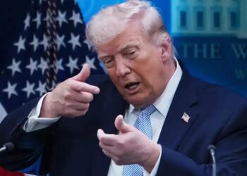 US Iran tension Hormuz Strait oil flow