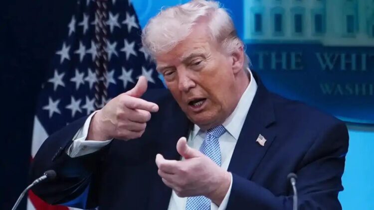 US Iran tension Hormuz Strait oil flow