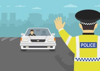 Red Beacon Rule:लाल बत्ती लगाकर रौब झाड़ना पड़ सकता है भारी, जानें क्या कहते हैं नए नियम