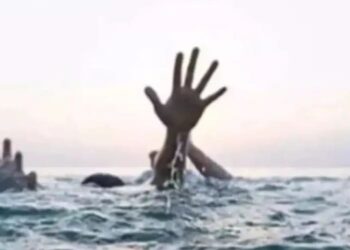 Sucide attempt: गोमती नदी में युवती ने लगाई छलांग, पुलिस की तेजी से टला बड़ा हादसा, समय रहते बचाई गई जान