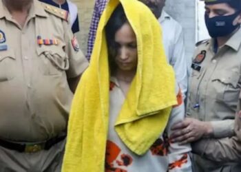हृदय परिवर्तन या कोई नया नाटक, जेल में नीले ड्रम वाली मुस्कान का बदला व्यवहार, क्या भक्ति में ढूंढ रही सुकून