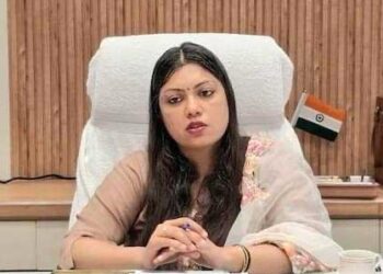 Noida DM: कौन हैं मेघा रूपम ?जिन्होंने नोएडा की पहली महिला DM के रूप में संभाला कार्यभार