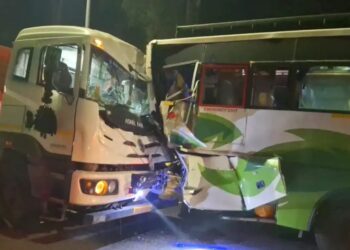 Road Accident: काशी से प्रयागराज जा रहे हाईवे किनारे रुककर खाना बनाते तीर्थ यात्रियों पर ट्रेलर चढ़ा, कई लोग घायल,