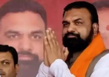 Political Journey: बीजेपी प्रदेश अध्यक्ष, मंत्री, डिप्टी सीएम से CM तक, लंबे अनुभव और विवादों के बीच कैसे बना बड़ा नाम