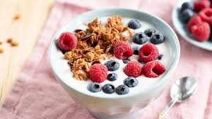 Healthy Breakfast Tips: बच्चों को खिलाएं ये हेल्थी फूड जिससे बढ़ेगी उनकी ताकत और दिमाग