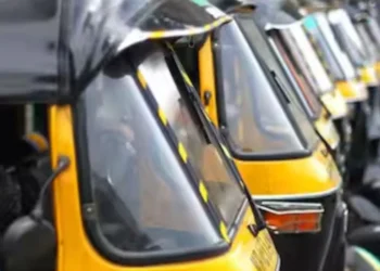 Maharashtra News: महाराष्ट्र में ‘मराठी’ नहीं तो लाइसेंस नहीं! ऑटो-टैक्सी चालकों पर नया फरमान, जानें क्या है नियम