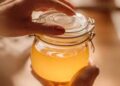Ghee Benefits: भारतीय रसोई से लेकर हेल्थ ट्रेंड तक पहुंचा घी,जानिए इस के फायदे और नुकसान