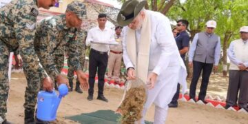 Shah Border Visit: चिलचिलाती धूप में सीमा सुरक्षा, घुसपैठ और हाईटेक निगरानी को लेकर गृहमंत्री का सीमावर्ती इलाकों में दौरा