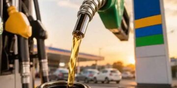 Fuel Price Hike : लगातार चौथी बार बढ़े ईंधन के दाम  लगातार बढ़ रहे दामों से आम लोगों की मुश्किलें बढ़ीं