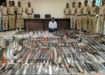 Nanded Weapons Seized: क्या धर्म के नाम पर दहलाने की थी तैयारी, नांदेड़ में हथियारों का बड़ा जखीरा बरामद