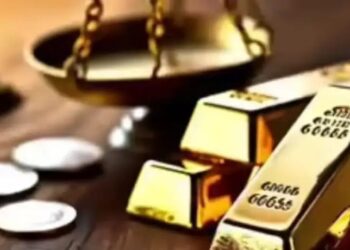 Prices Fall: सोने और चांदी की कीमतों में बड़ी गिरावट, खरीदारी करने वालों के लिए अच्छा मौका