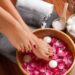 Summer skin Care: गर्मियों में पैरों की टैनिंग से परेशान? तो आज ही बनाएं आसान होममेड पेडिक्योर पैक