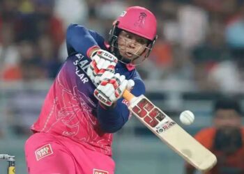 IPL Record: छोटी उम्र का बड़ा खिलाड़ी किस बल्लेबाज ने मचाया तहलका, 16 गेंदों में फिफ्टी ठोक तोड़े कई बड़े रिकॉर्ड