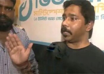 Bengal चुनावी हिंसा का दौर शुरू, बीच सड़क रुकी कार, चली गोलियां, शुभेंदु अधिकारी के निजी सहायक की हुई हत्या