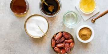 Health Tips: वज़न कम करने के लिए मीठे की जगह अपनाये ये हेल्थी चीज़े और पाए क्रेविंग से राहत