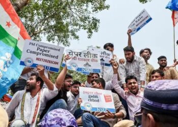 NEET Paper Leak: सीकर के एक हॉस्टल संचालक ने कैसे खोली पेपर लीक की परतें, अब जांच सीबीआई के हवाले