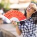 Heatwave Alert: भीषण गर्मी में बाहर निकलने से पहले रखें ये जरूरी चीजें, वरना पड़ सकते हैं बीमार