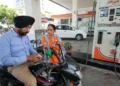Windfall Tax Update: सरकार ने घटाया विंडफॉल टैक्स, पेट्रोल-डीजल और एटीएफ निर्यातकों को मिलेगी राहत