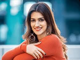 Kriti Sanon ने नेपोटिज्म पर बयां किया दर्द, बोलीं- स्टारकिड्स की वजह से हाथ से निकल गईं कई फिल्में