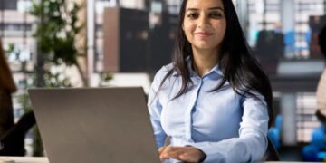 SBI बैंक ऑफ बड़ौदा ने 12 हजार से ज्यादा अप्रेंटिस पदों पर भर्ती निकाली, जानिए योग्यता, काम और सैलरी की पूरी जानकारी।